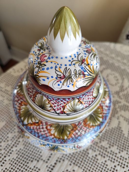 Pote decorativo em loiça