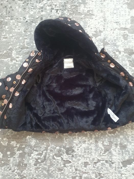 Зимова куртка на дівчинку розмір 86-92см