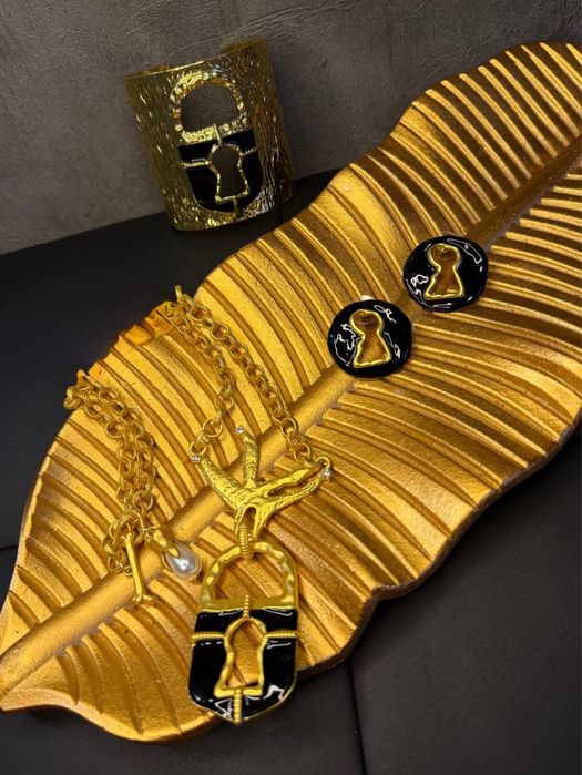 Сережки,серьги,браслет,колье,подвес Schiaparelli