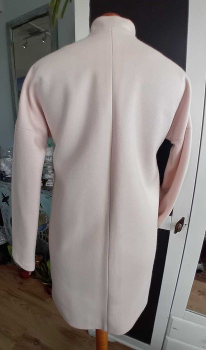 Płaszcz klasyczny guziki