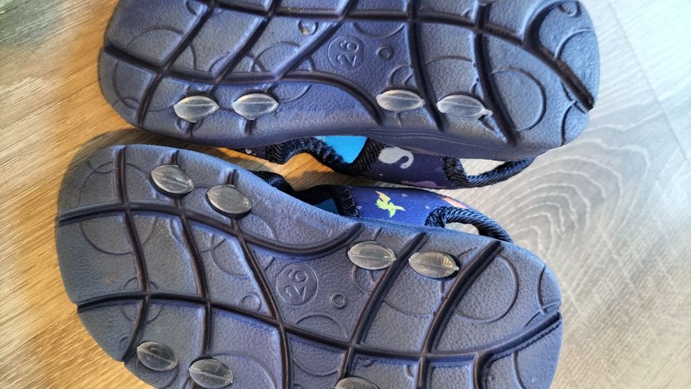 Sandałki chłopięce 26