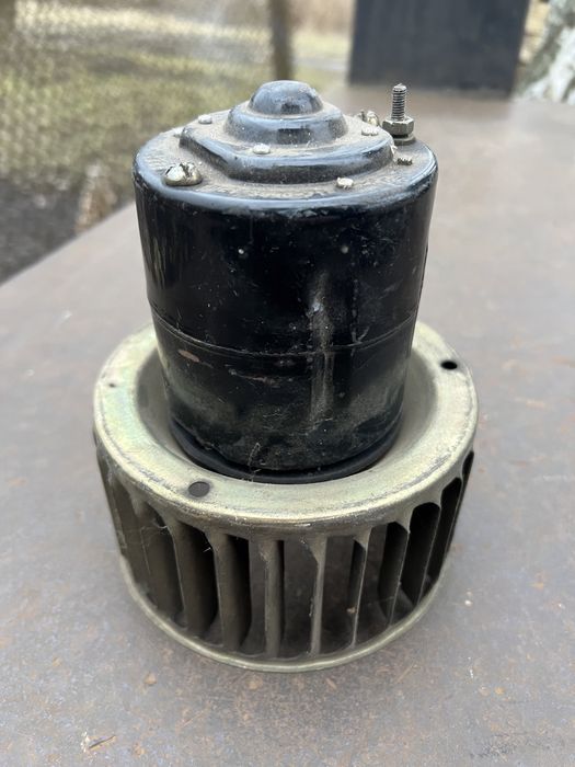 Мотор з крильчаткою пічки до ГАЗ-24