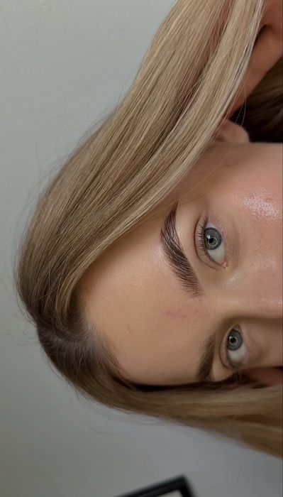 Stylizacja brwi i rzęs