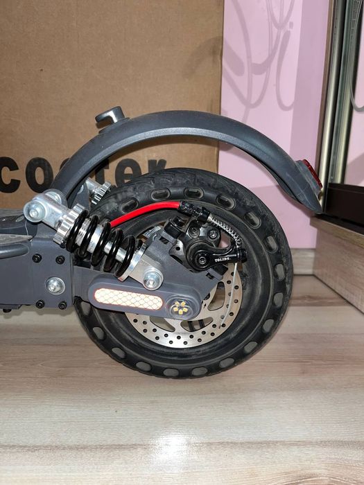 Електросамокат E-scooter