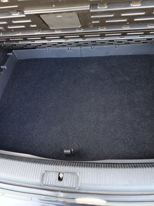 Продам авто Volkswagen Golf 6 (2011) — 1.6 TDI, механіка