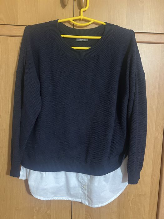 Продам светр з емітацією сорочки