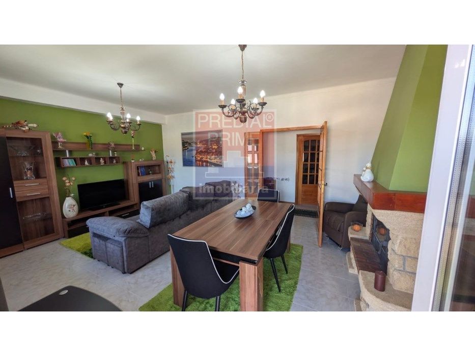 Excelente Apartamento T3 Em Vale De Cambra — Vila Chã, Codal E Vila Cova De Perrinho, Aveiro