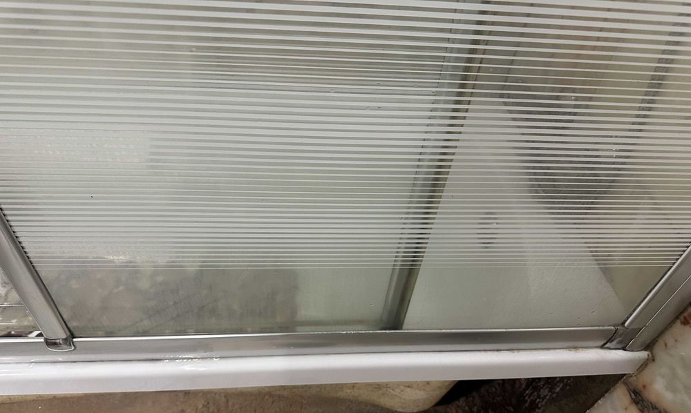 Resguardo para Banheira com 1 porta _  1.55m. x 1.50m