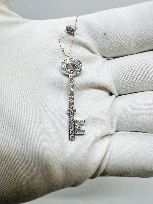 Золотий кулон Ключик з діамантами 0.50 карат. Бриллианты Ключ