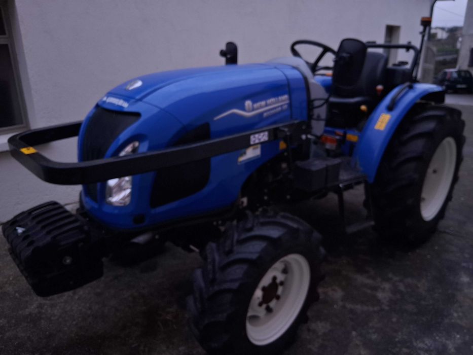Trator New Holland Boomer 55