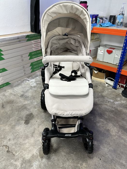 Carro de bebe Jané Matrix cross walk em muito bom estado