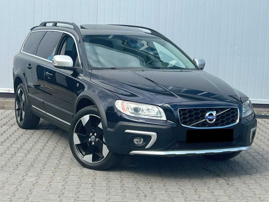 2016  Volvo    XC 70
