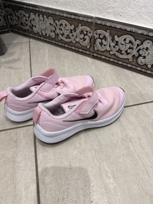 Кросівки найк на дівчинку.22розмір