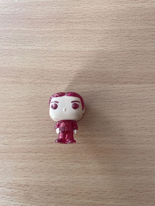 Фігурка макс з вивороту з дивних див