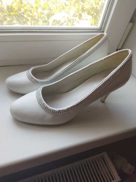 Продам свадебные туфли