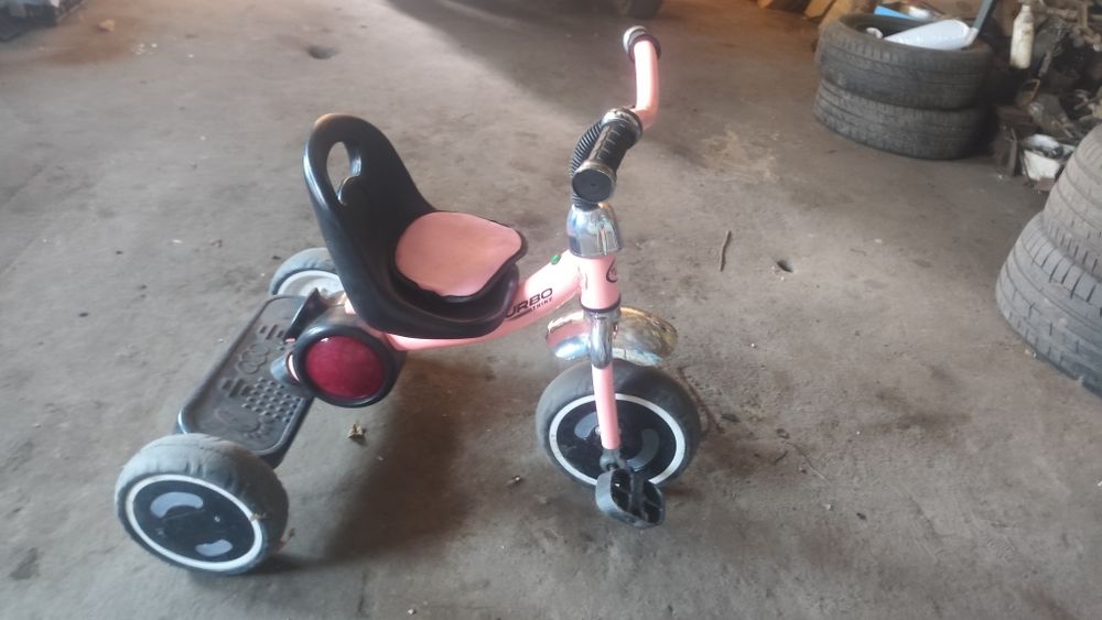 Трёхколёсный велосипед