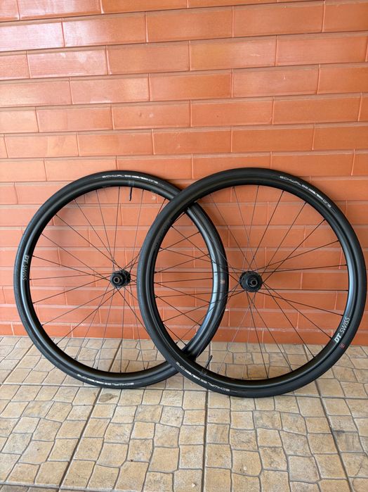 Rodas Estrada DT Swiss Endurance LN (Disco Centerlock) + Pneus Schwalbe One