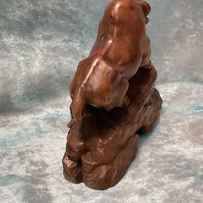 Escultura  búfalo madeira exótica