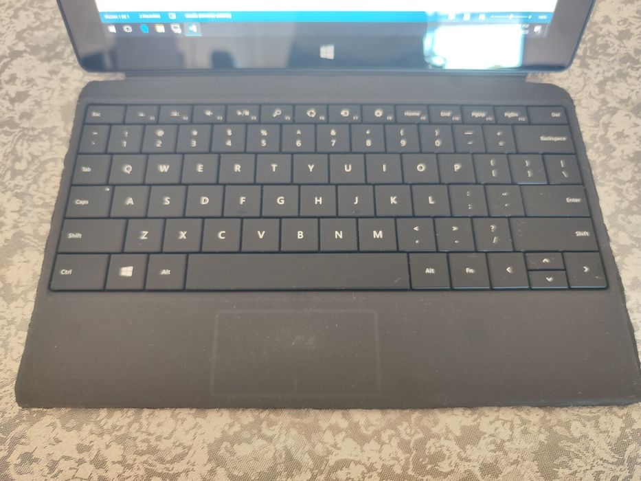 Microsoft Surface RT 64GB + Teclado | Windows 10 + Office
