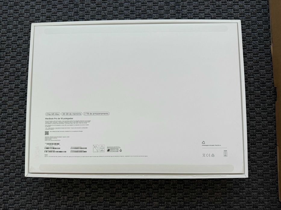 NOVO Macbook Pro 16 Preto - M5 Max - 36GB 2TB - Space Black