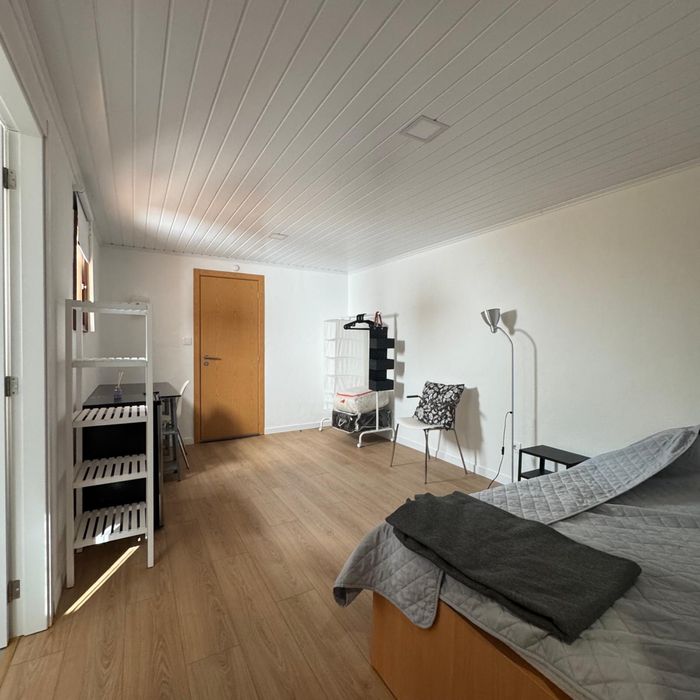 Quarto independente  em Tomar