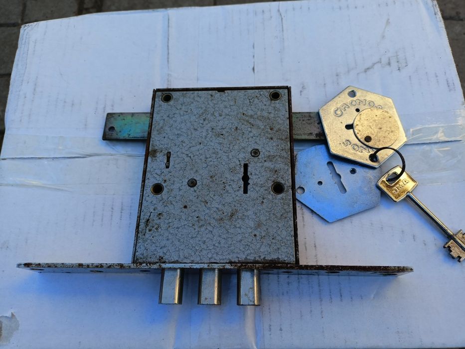 Замок на броньовані двері,Cronos