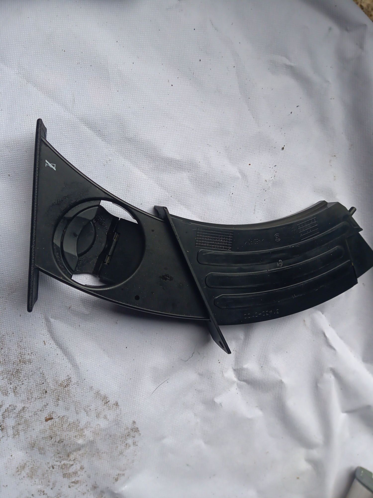 BMW e60 Uchwyt na Kubek Kubki Cupholder UCHWYT BMW e60/1 za 26,64 zł z  Zubrzyca Górna -  - (13420342224)