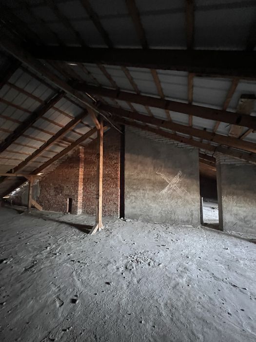 Продаж Мансарди.