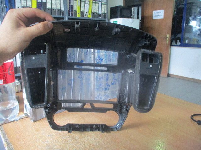 Moldura da consola central / rádio / aro KIA Pro Ceed (ED)