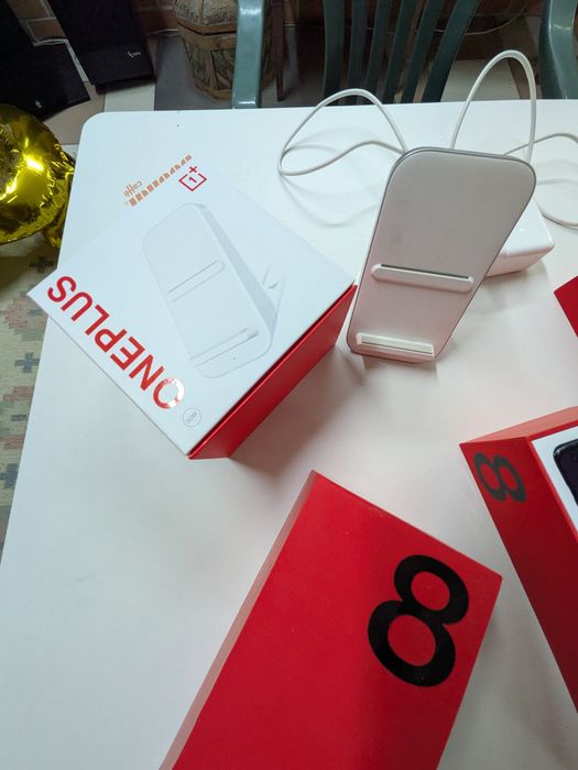 One Plus 8 Pro 128 GB + Watch