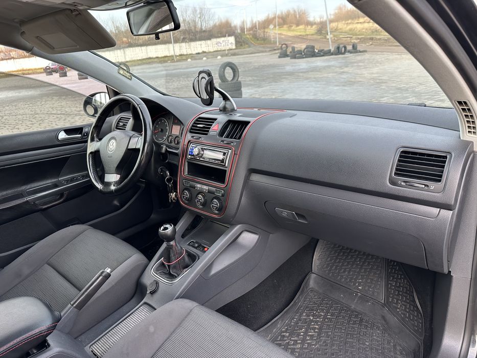 VW Golf V 1.6 MPI газ/бензин