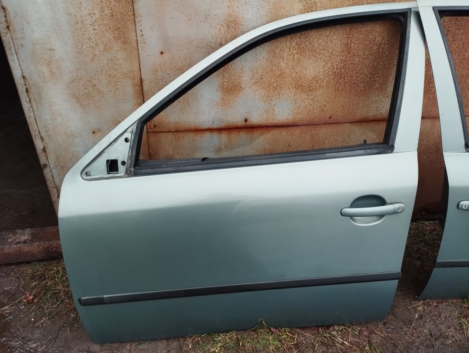 Двері Шкода Октавія Тур Skoda Octavia Tyr