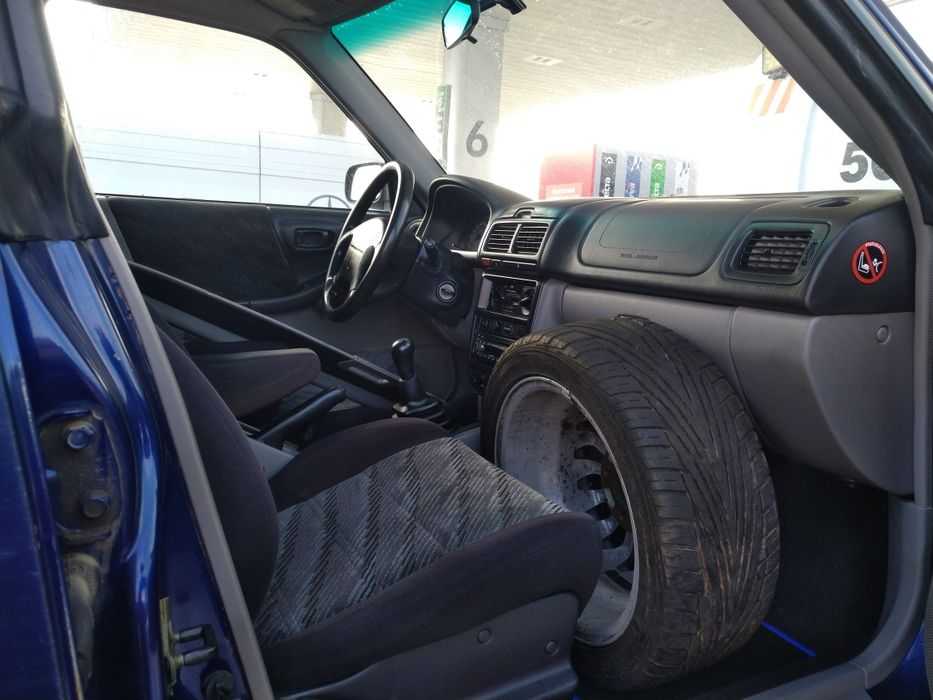 Subaru Forester sf silnik skrzynia części