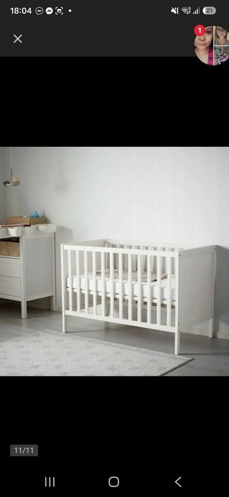Łóżeczko dziecięce Ikea Sundvik z regulacją wysokości i materacem