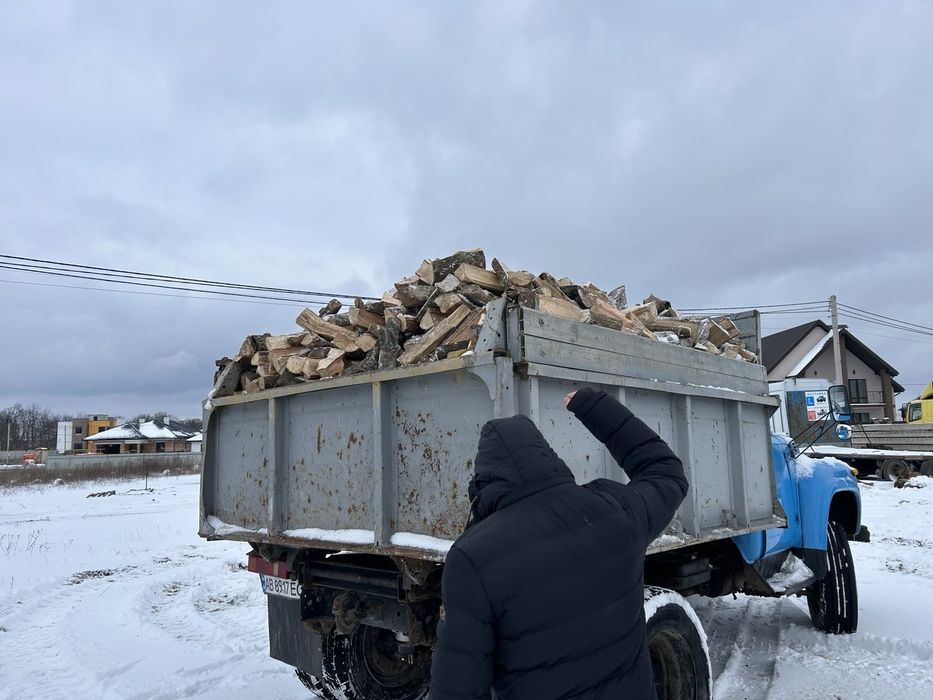 Продаж рубаних та колотих дров з доставкою.