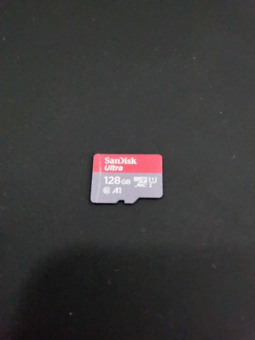Nintendo Switch + Maleta Protectiva Transportavel + Cartão SD SanDisk 128GB