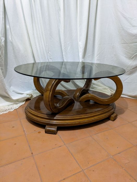 Mesa oval de centro para sala com vidro