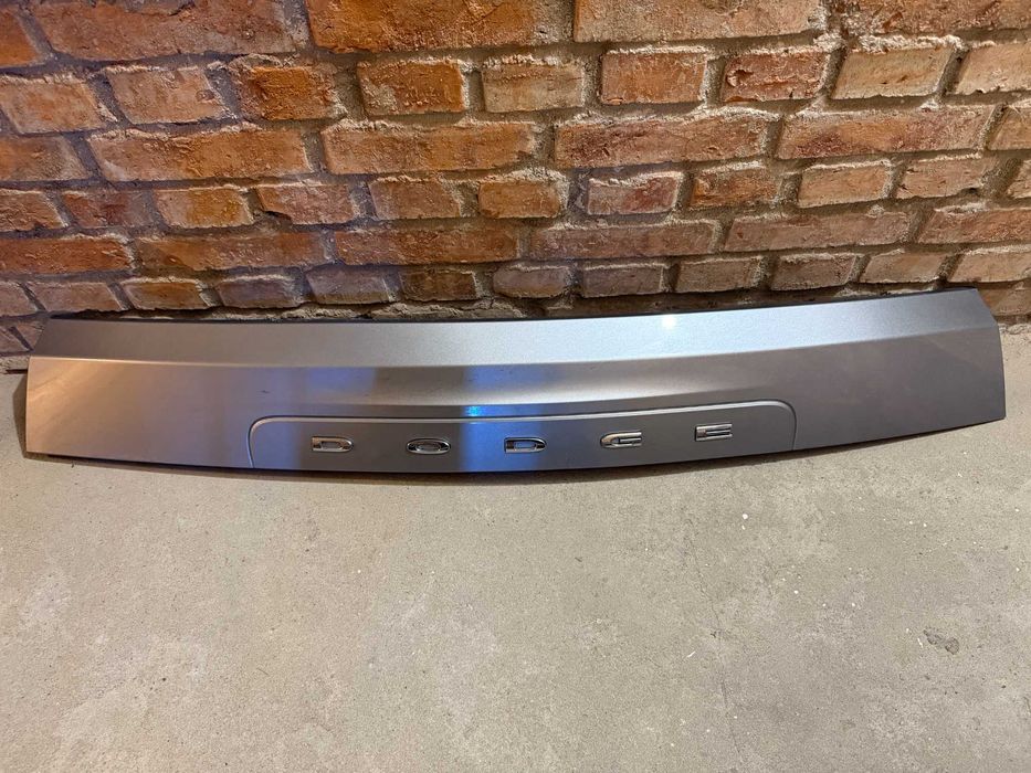 Blenda osłona  klapy tylnej Dodge Grand Caravan oryginał 2017