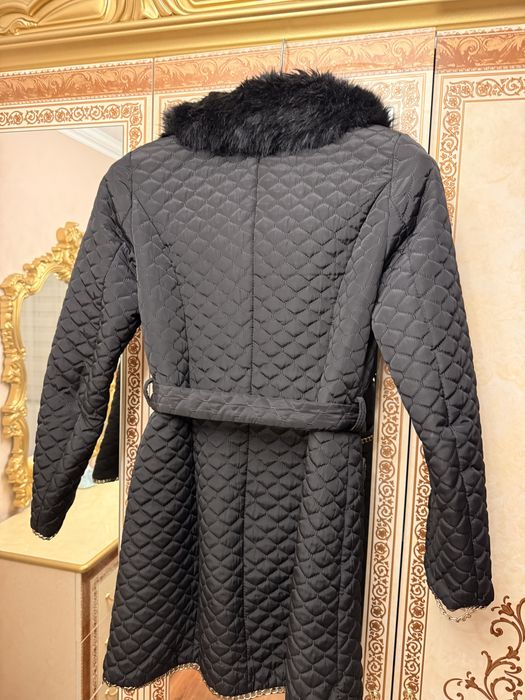 Плащ Chanel чорний з мехом теплий весна /осінь  Пілійде на розмір S/M