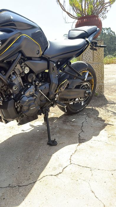 Yamaha MT-07 2022 A2/35kw (deslimitada) Akrapovic
