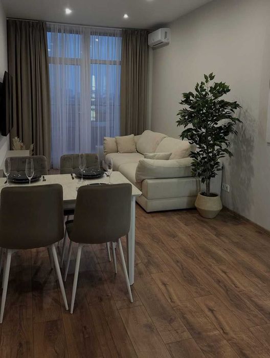 Затишна ! кімнатна квартира  на Гераневій