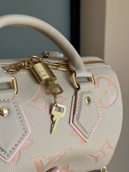 Louis Vuitton Speedy Bandoulière 20 Ivory/Peach Monogram / сумочка