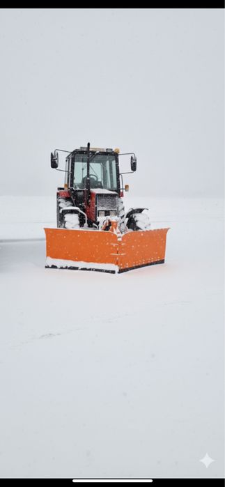 Odśnieżanie parkingów , placów, dróg , chodników