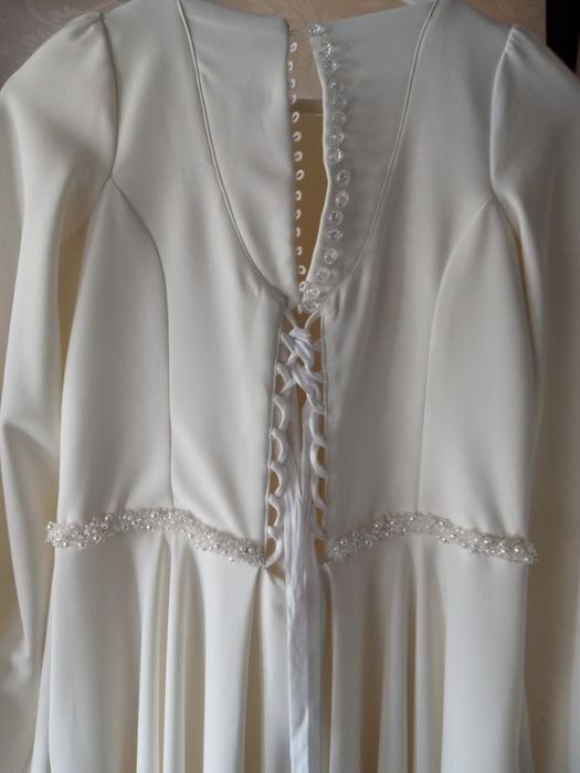 Весільна гарна сукня