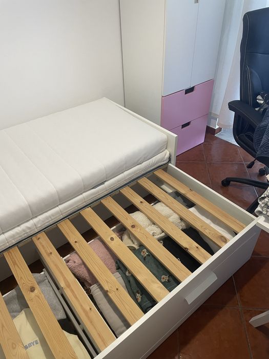 Cama dupla ikea