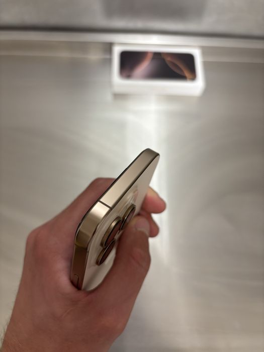 iPhone 16 Pro 128 gb desert titanium