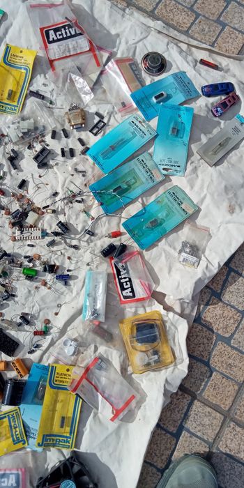 Resistors and Capacitors64586163776131123