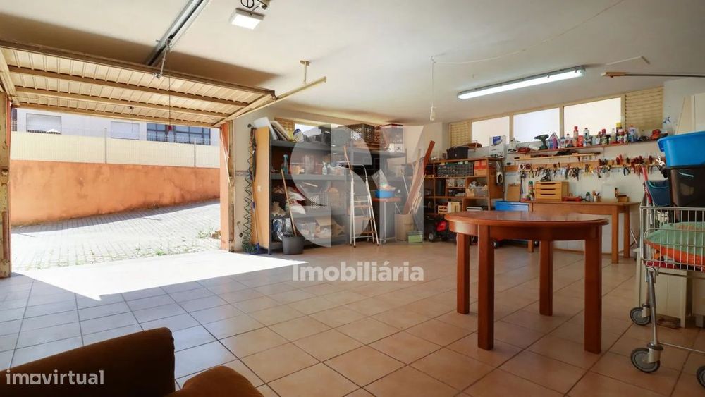 T3 Ermesinde com Garagem, Elevador e Lareira