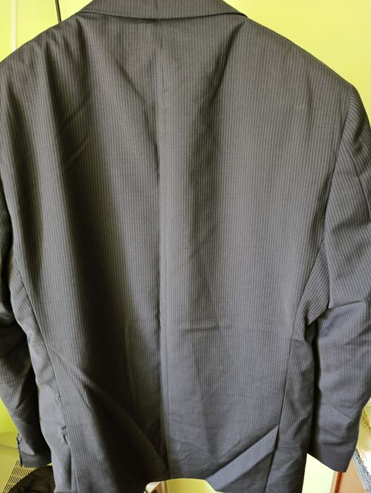 Fato preto de riscas 100% lã