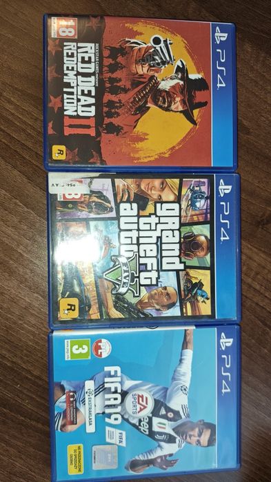 PlayStation 4 plus dodatki